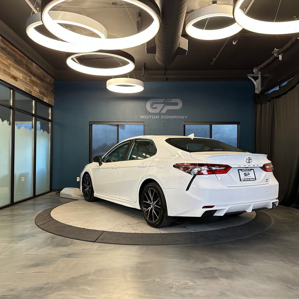 Used 2022 Toyota Camry SE AWD/4WD image 5
