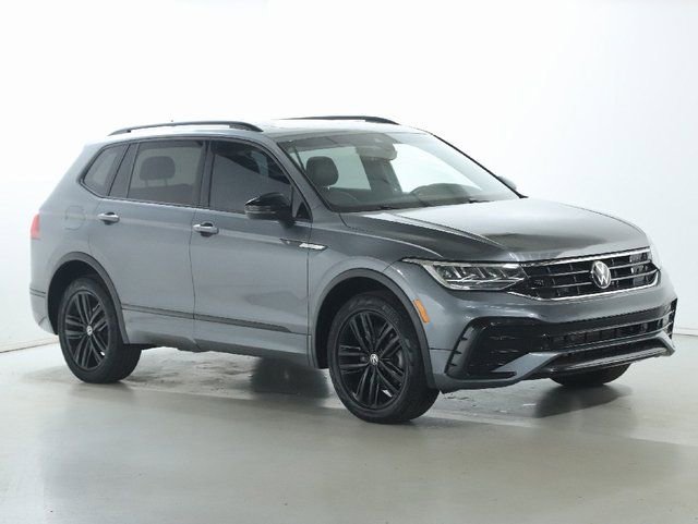 Used 2022 Volkswagen Tiguan SE R-Line image 9
