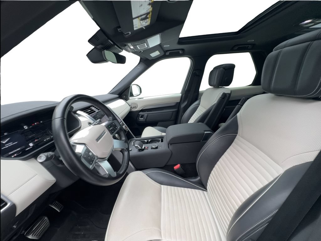 Used 2023 Land Rover Discovery HSE R-Dynamic AWD/4WD image 19