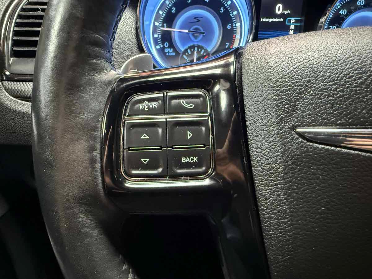 Used 2014 Chrysler 300 S w/ Luxury Group RWD image 13
