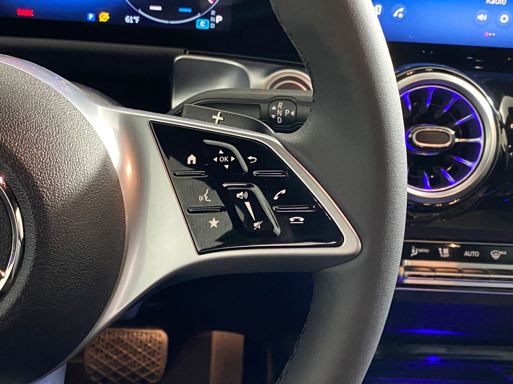 New 2025 Mercedes-Benz GLB 250 4MATIC image 29