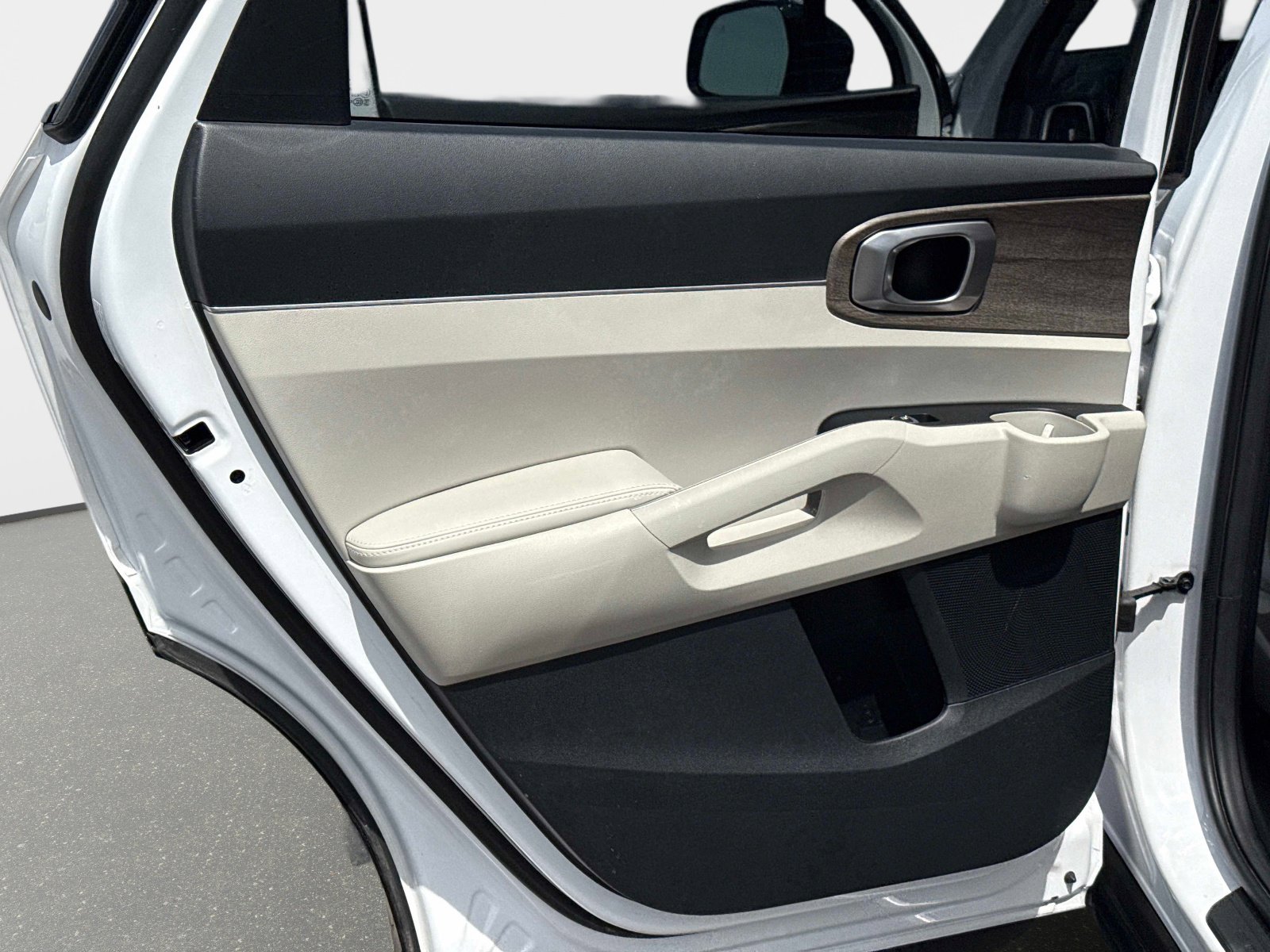 Used 2022 Kia Sorento EX w/ Panoramic Sunroof Package image 15