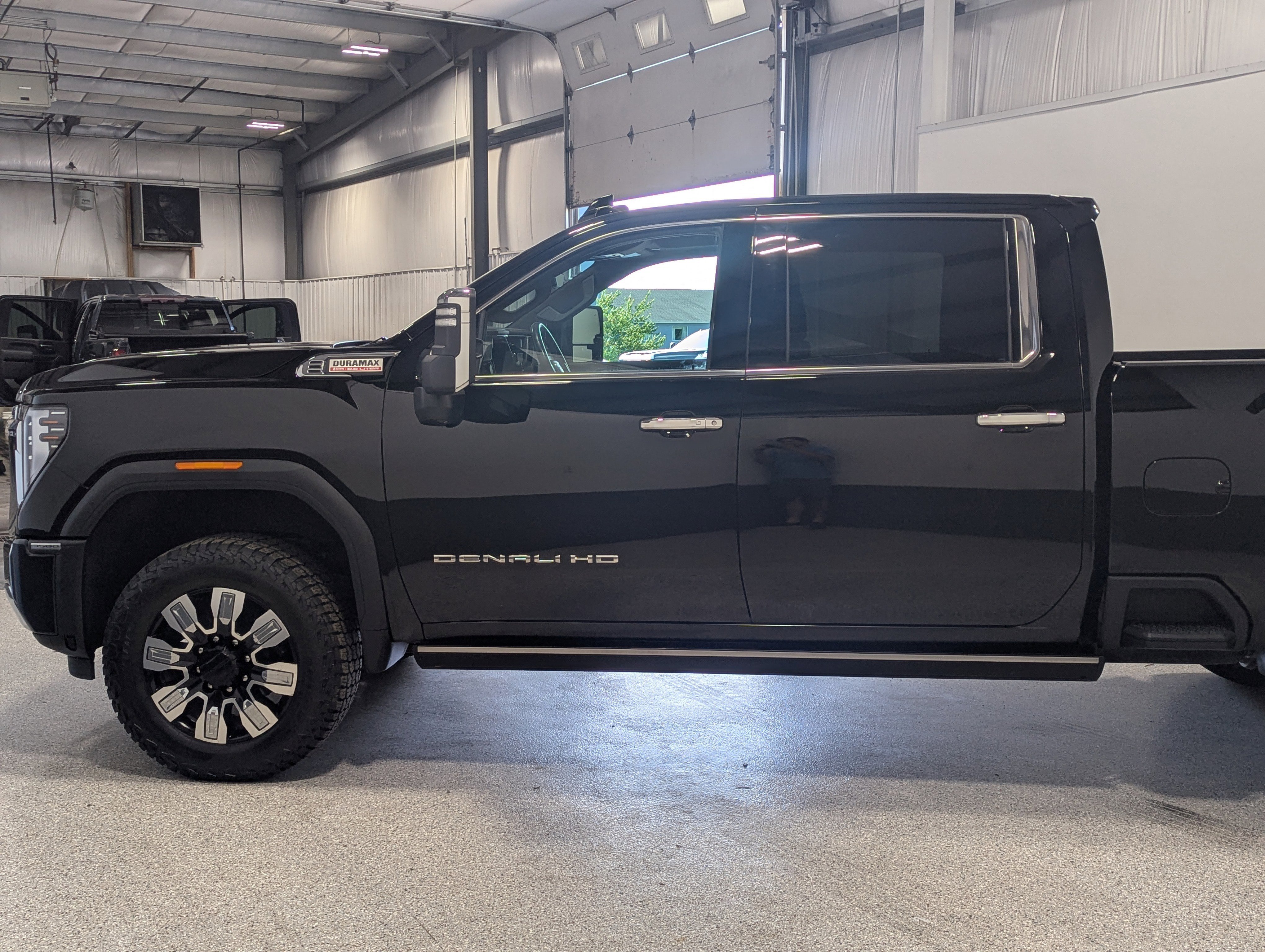 Used 2024 GMC Sierra 3500 Denali w/ Denali Reserve Package image 6