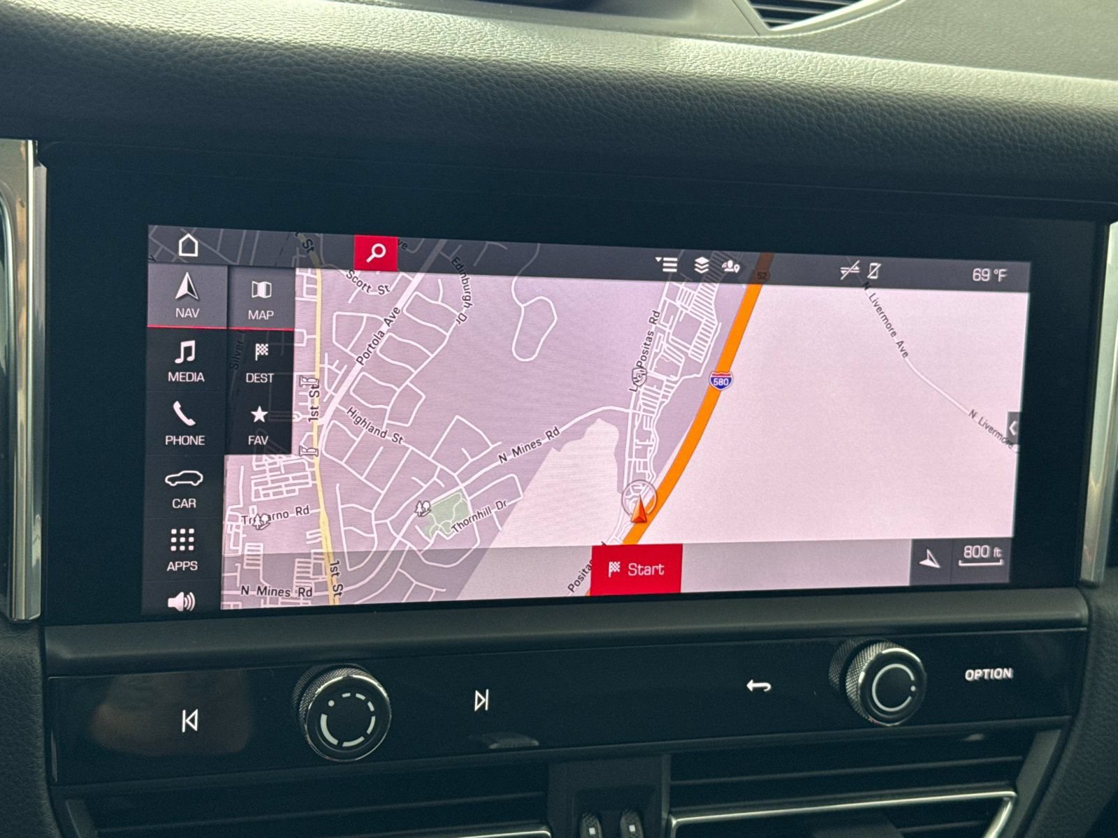 Certified 2025 Porsche Macan w/ Premium Package Plus AWD/4WD image 19