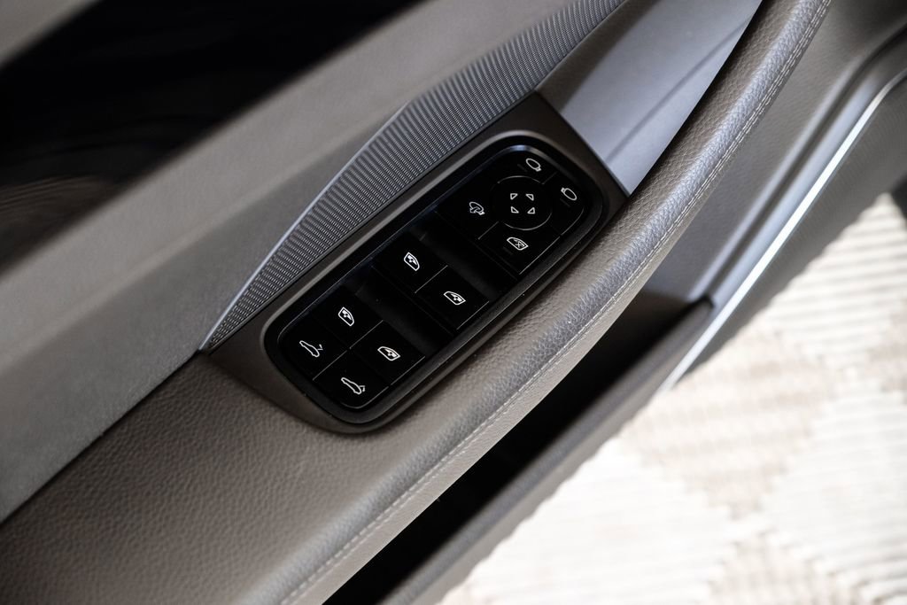 Used 2021 Porsche Panamera image 48