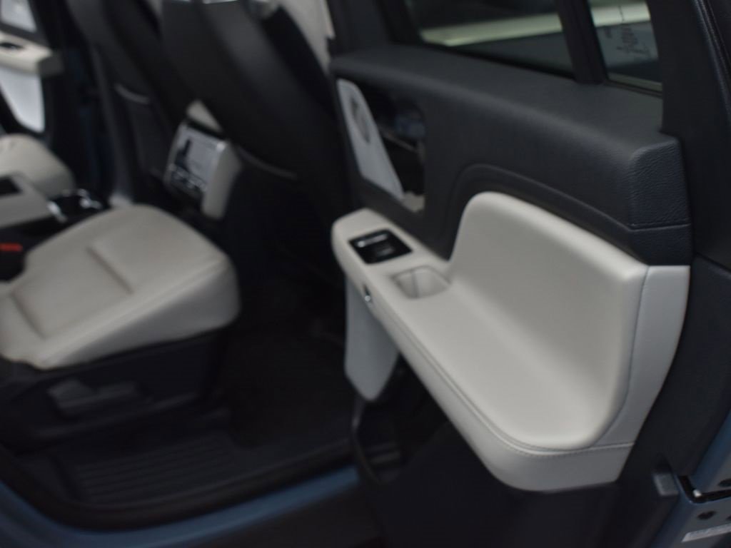 Certified 2025 Lincoln Aviator Reserve w/ Equipment Group 201A image 14