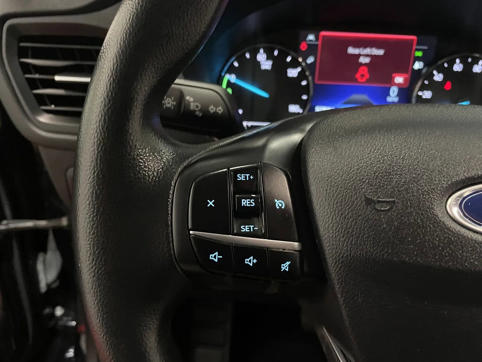 Used 2021 Ford Escape SE image 20