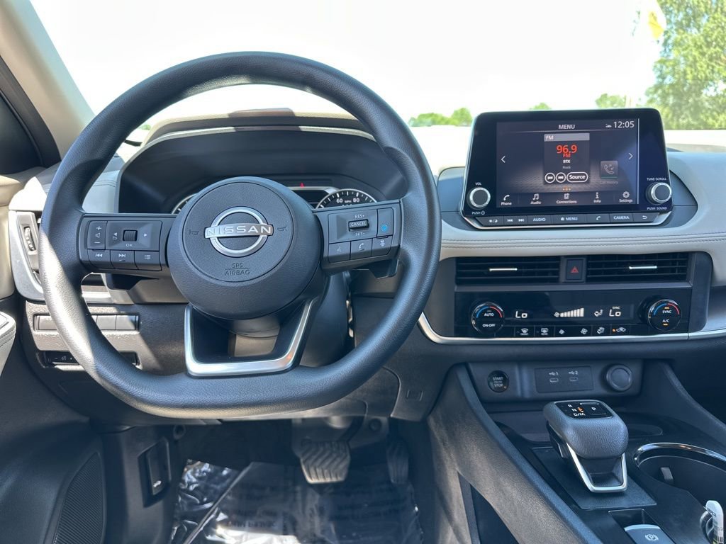 Used 2024 Nissan Rogue SV image 7