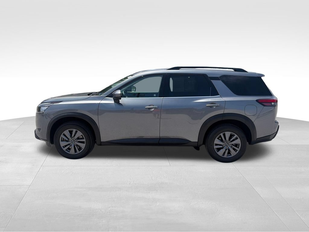 Used 2024 Nissan Pathfinder SV AWD/4WD image 3