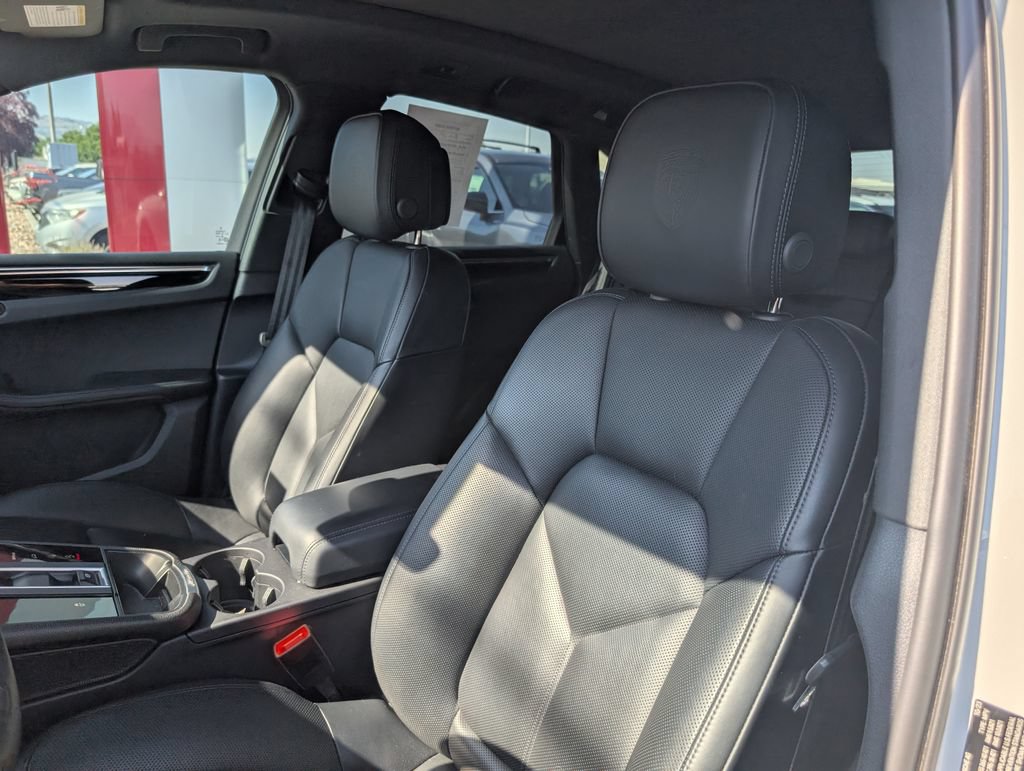 Used 2024 Porsche Macan AWD/4WD image 7