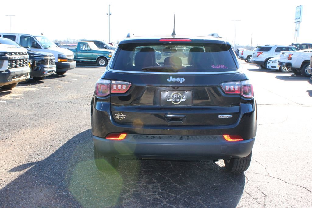 Used 2018 Jeep Compass Latitude w/ Popular Equipment Group image 8