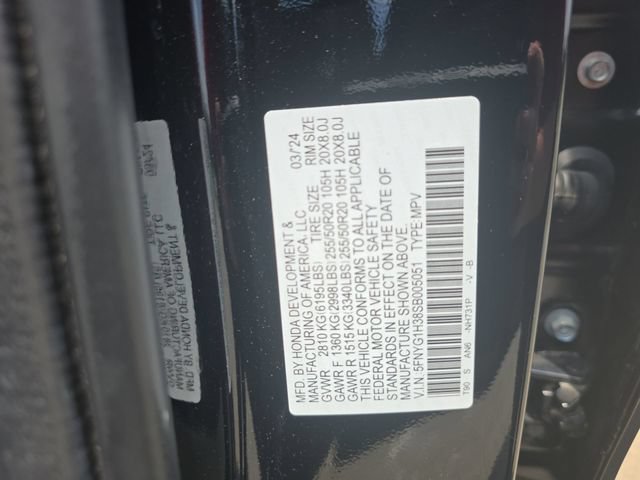 Used 2025 Honda Pilot Sport image 35