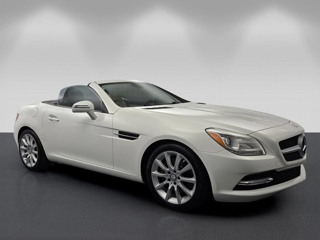 Used 2016 Mercedes-Benz SLK 300 image 1