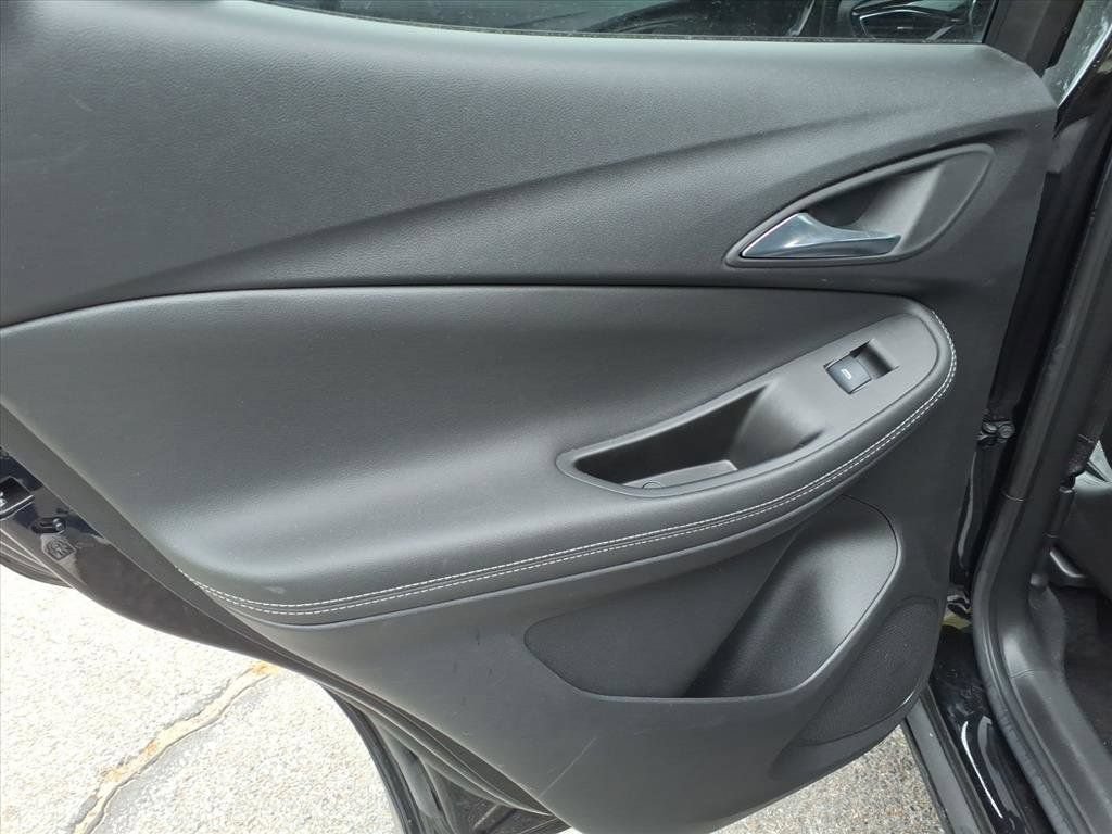 Used 2023 Buick Encore GX Select AWD/4WD image 19