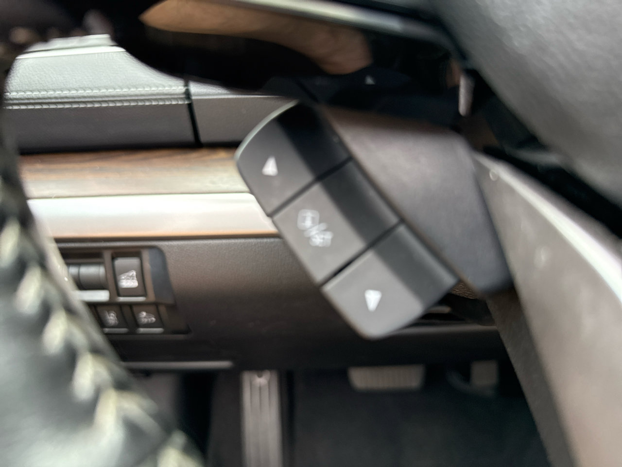 Used 2018 Subaru Outback 2.5i Touring image 25