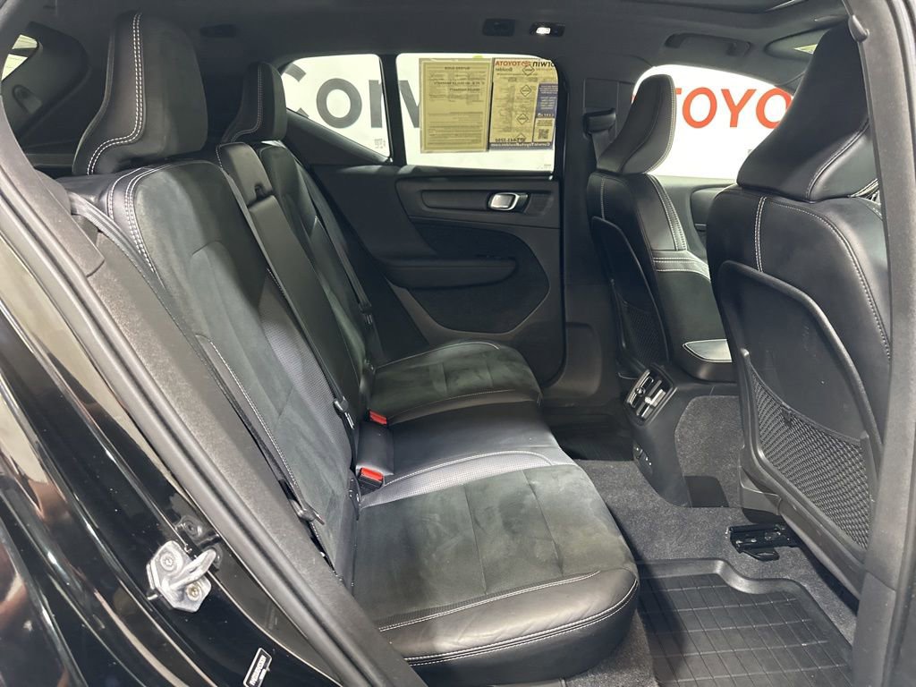 Used 2021 Volvo XC40 P8 Recharge image 15