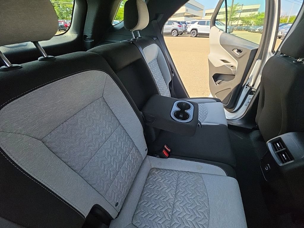 Used 2023 Chevrolet Equinox LS FWD image 26