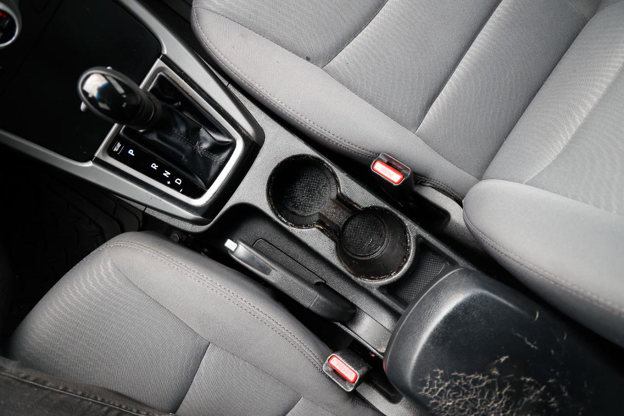 Used 2015 Hyundai Elantra SE image 33