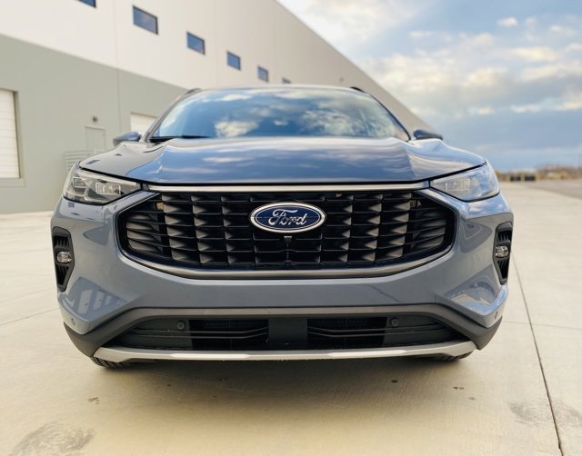 New 2026 Ford Escape SE w/ PHEV Premium Package image 2