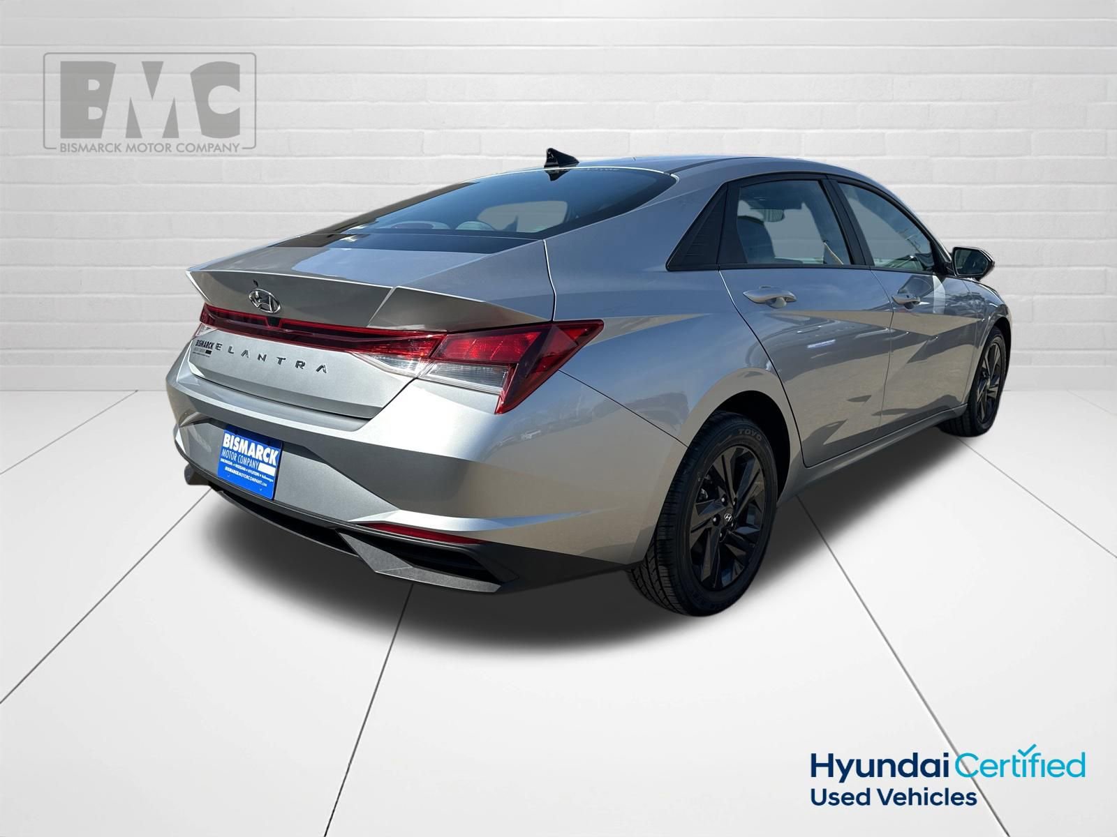 Used 2022 Hyundai Elantra SEL w/ Cargo Package image 3