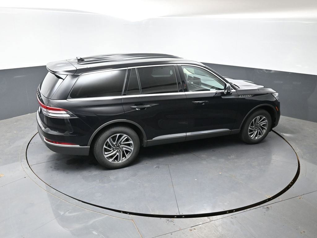 Used 2023 Lincoln Aviator AWD image 47