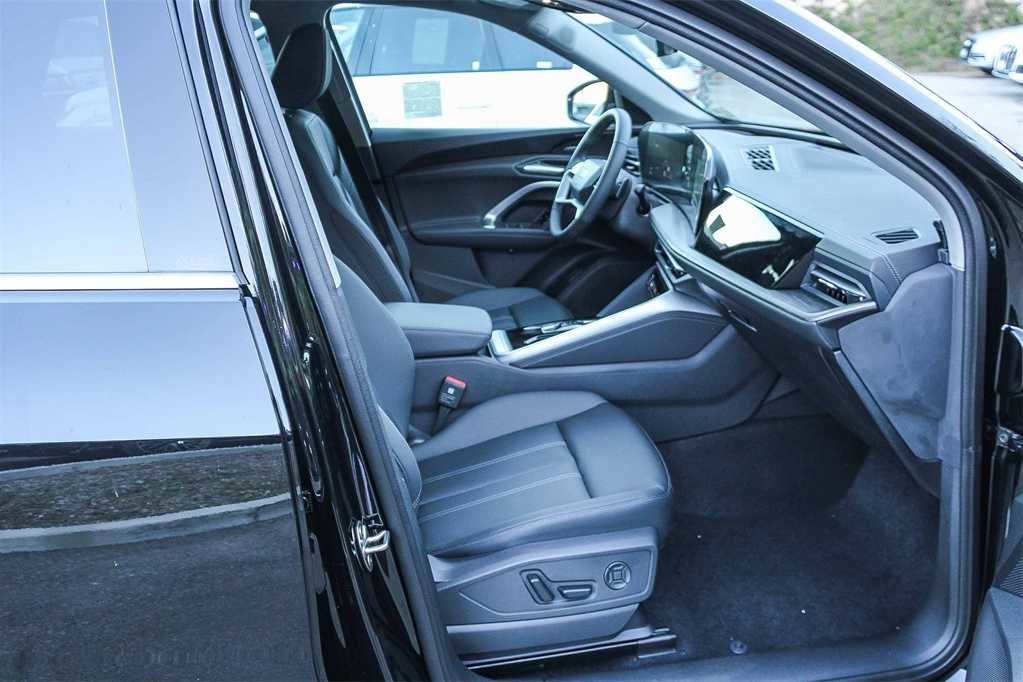 New 2025 Audi Q5 Premium Plus image 18