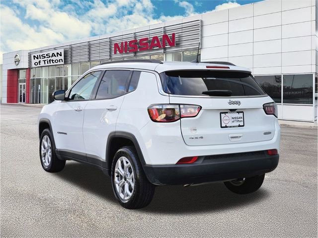 Used 2025 Jeep Compass Latitude AWD/4WD image 6