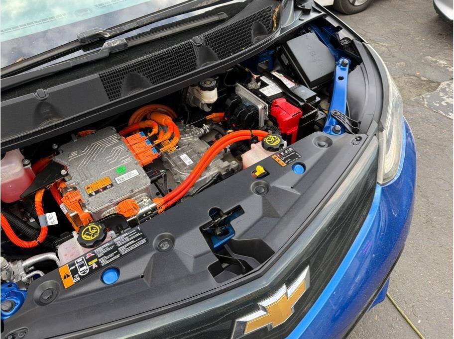 Used 2017 Chevrolet Bolt Premier w/ Driver Confidence II Package FWD image 28