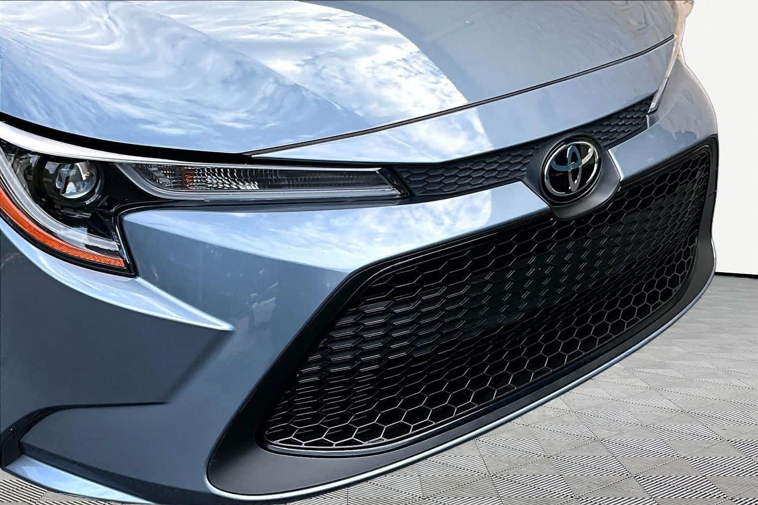 Certified 2022 Toyota Corolla LE w/ Carpet Mat Package (TMS) FWD image 30