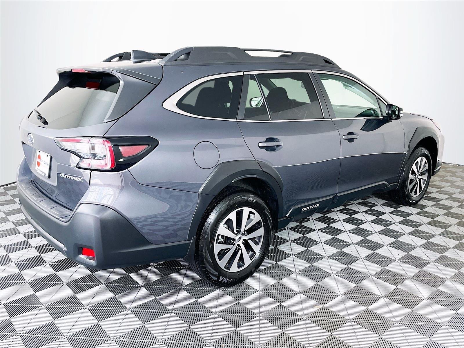 Certified 2025 Subaru Outback Premium AWD/4WD image 10