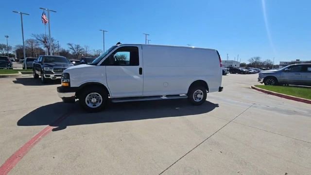 Used 2024 Chevrolet Express 2500 w/ Driver Convenience Package image 4