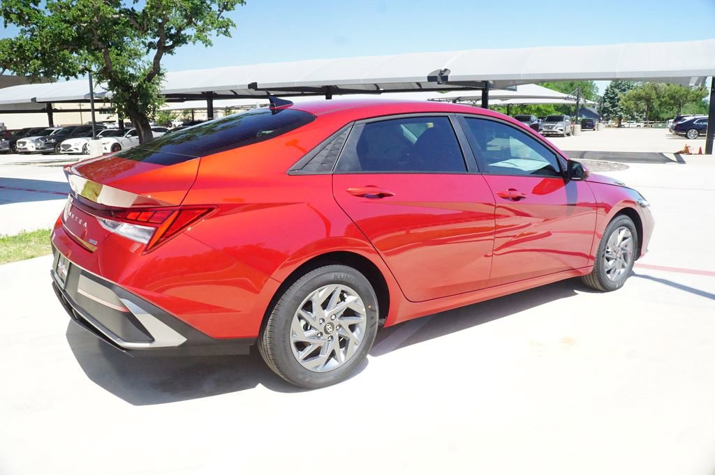 New 2025 Hyundai Elantra Blue image 8