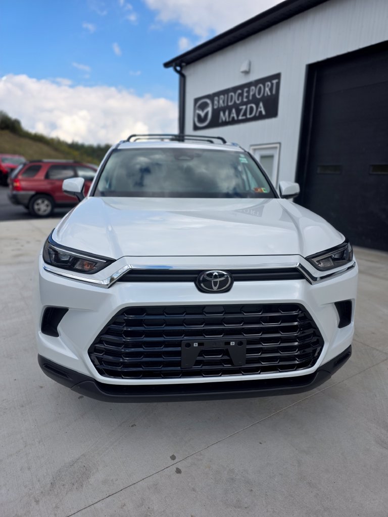 Used 2025 Toyota Grand Highlander FWD image 2