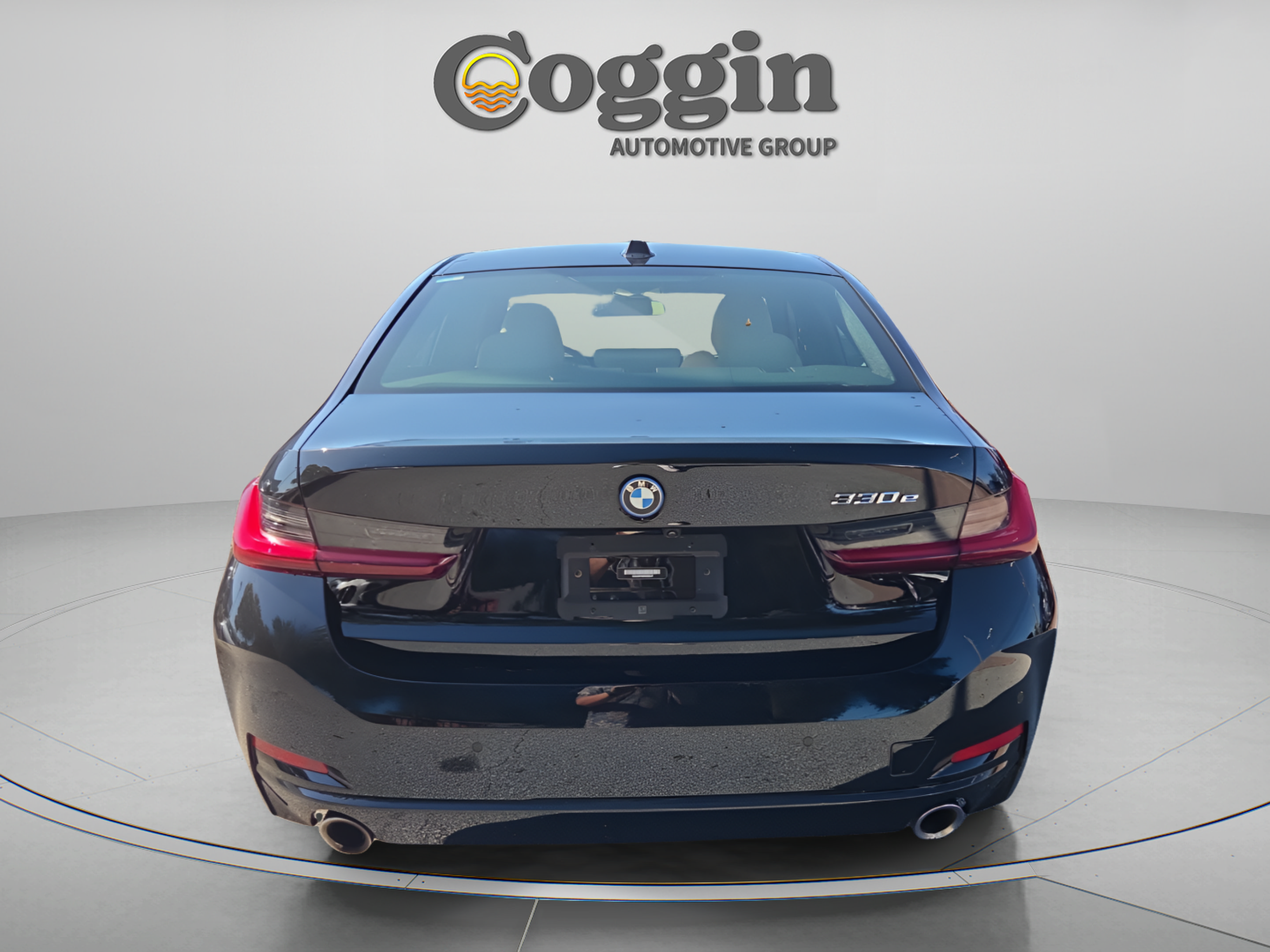 Used 2023 BMW 330e w/ Driving Assistance Package RWD image 4
