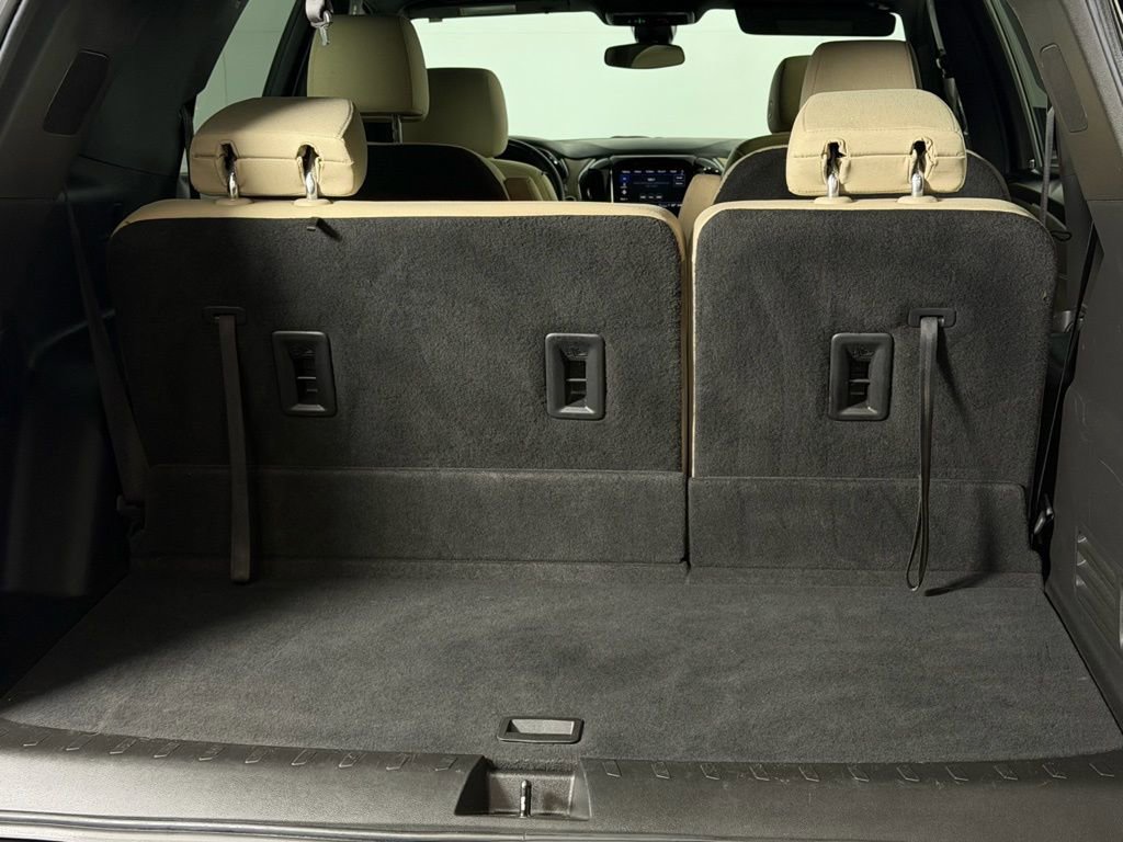 Used 2023 Chevrolet Traverse LT image 28