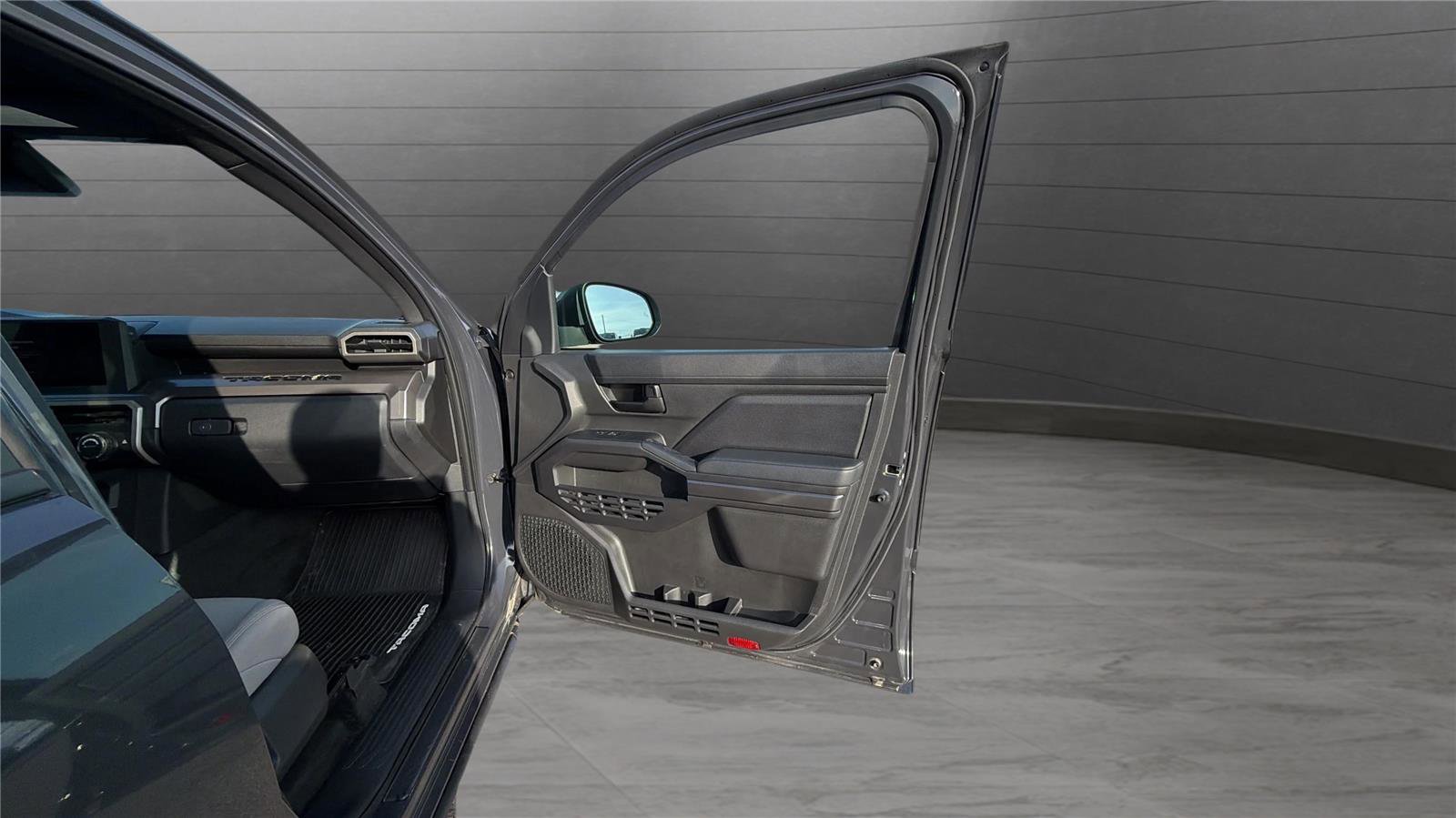 Used 2024 Toyota Tacoma SR5 image 31