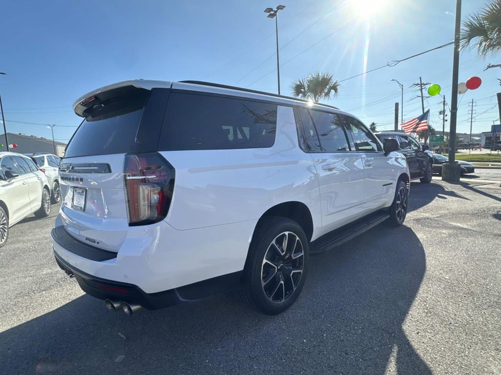 Used 2024 Chevrolet Suburban RST w/ Sport Performance Package image 5