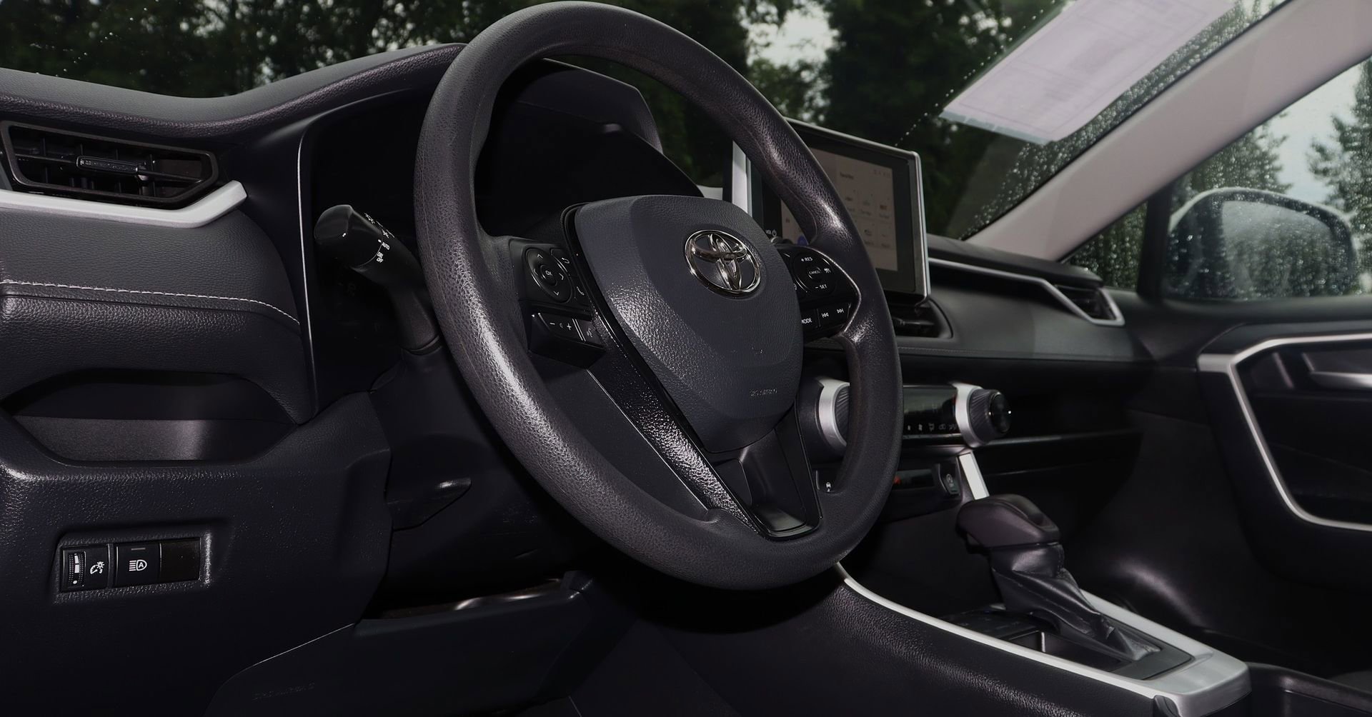 Used 2023 Toyota RAV4 XLE image 14