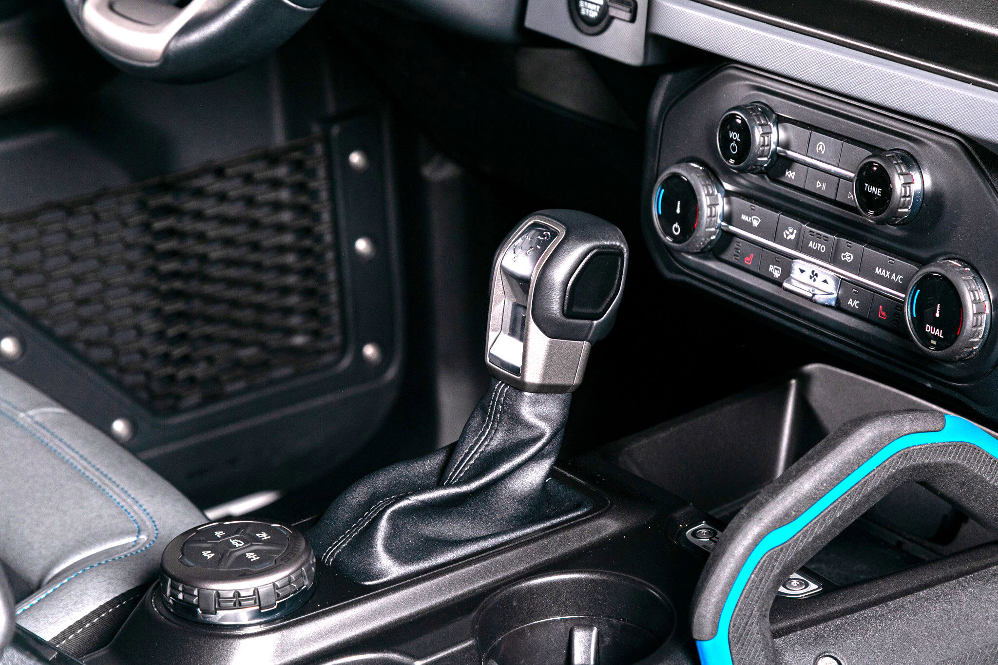 Used 2022 Ford Bronco Black Diamond image 29