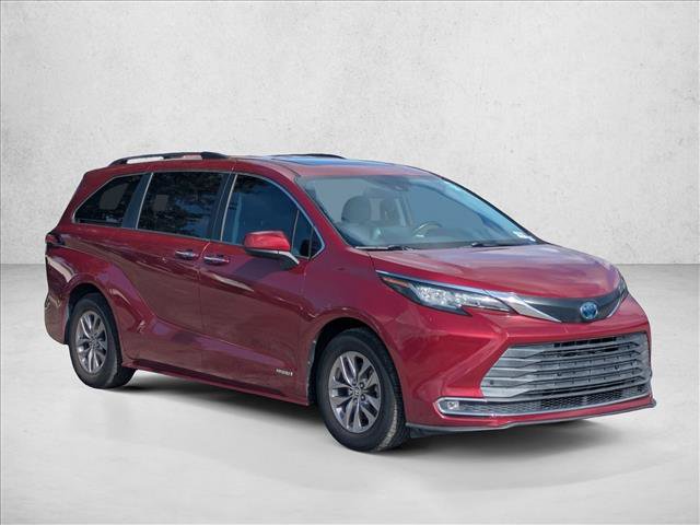 Used 2021 Toyota Sienna XLE FWD image 3