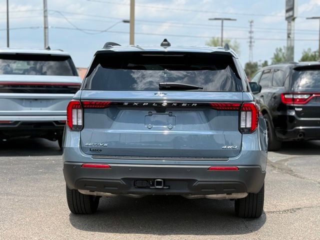 Used 2025 Ford Explorer Active AWD/4WD image 43