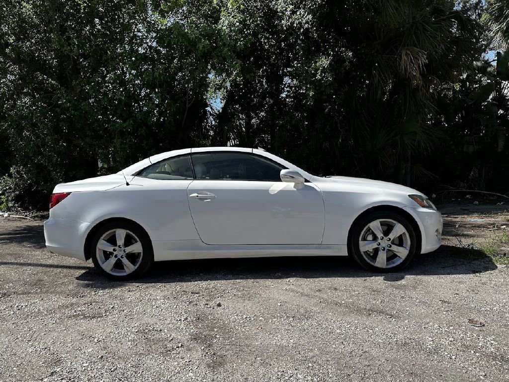 Used 2010 Lexus IS 350C image 2