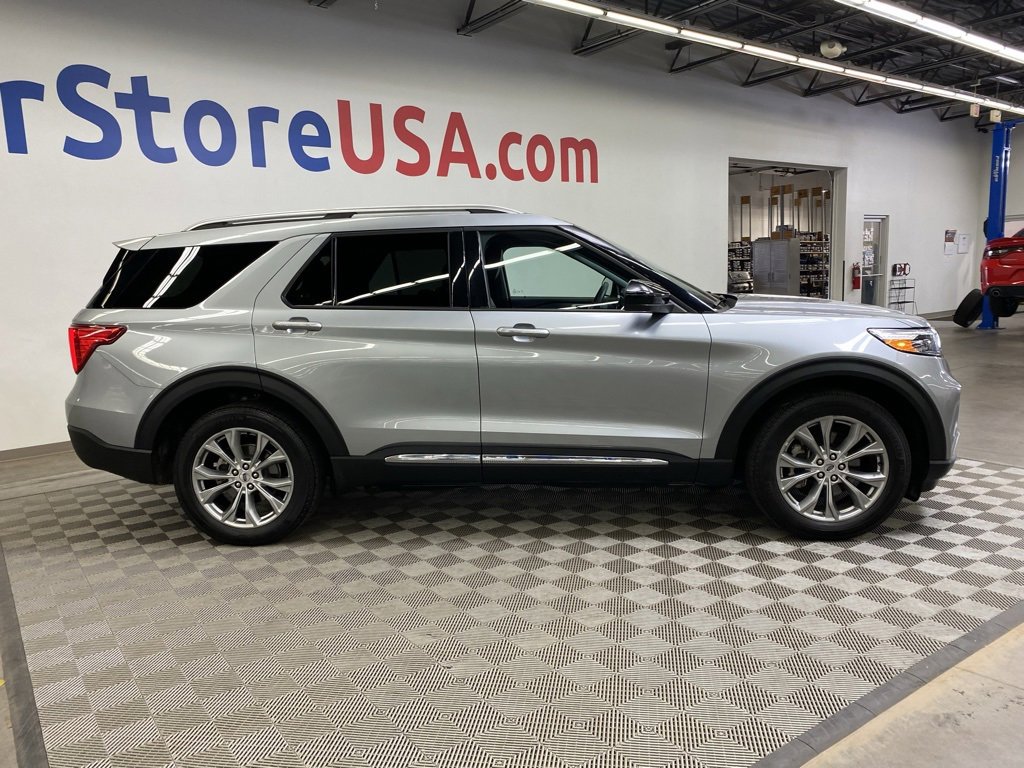 Used 2023 Ford Explorer Limited image 12