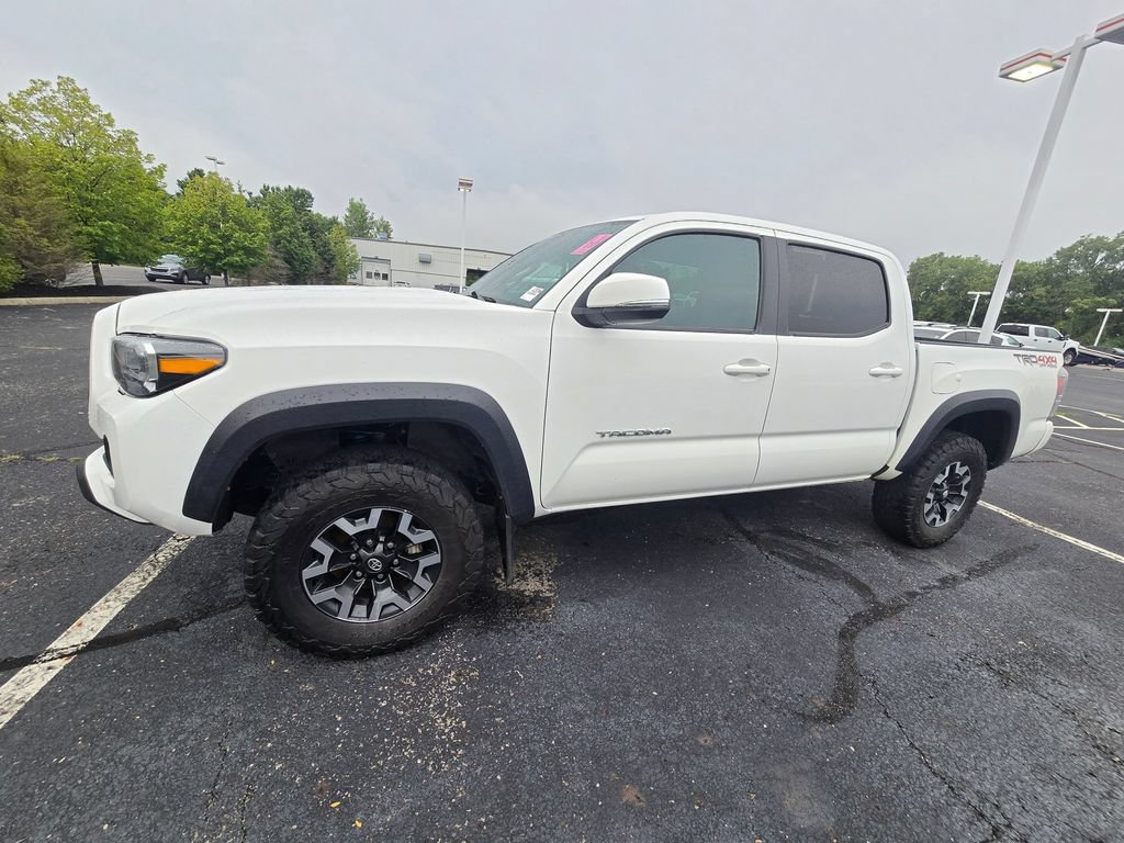 Used 2023 Toyota Tacoma TRD Off-Road w/ Technology Package AWD/4WD image 4