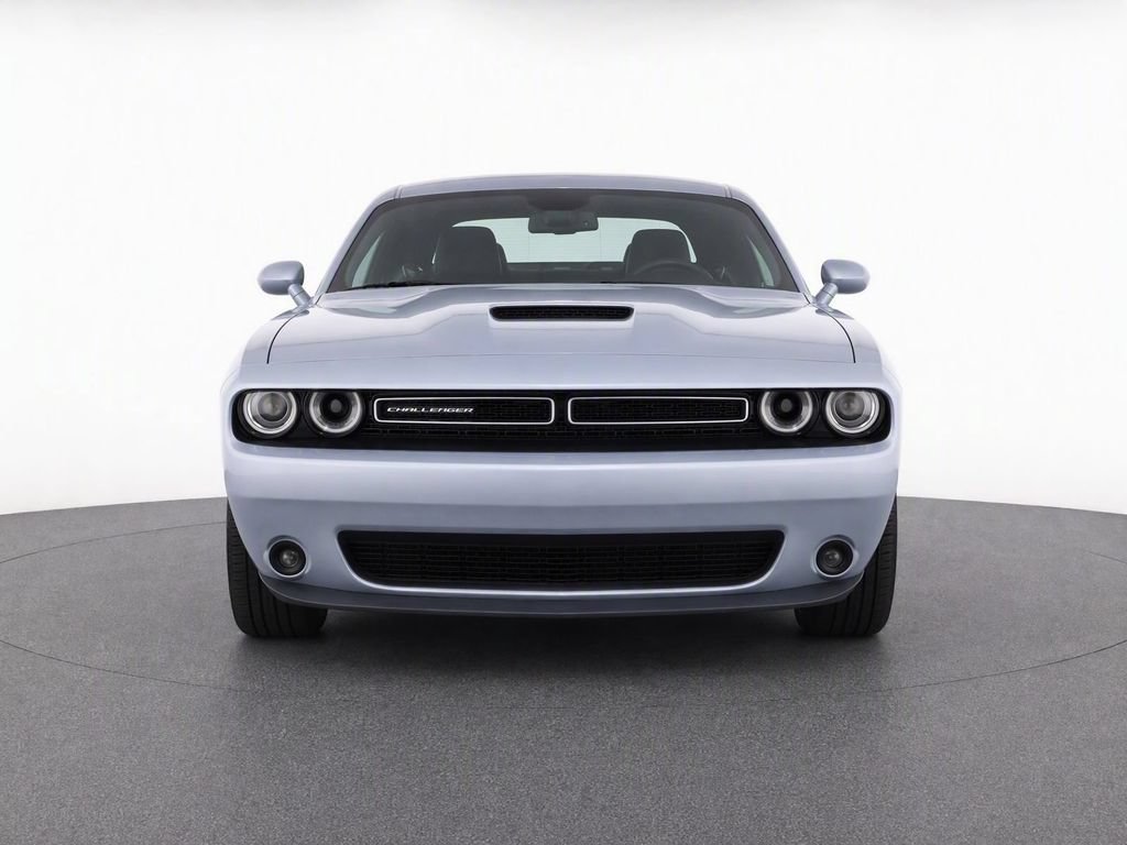 Used 2020 Dodge Challenger SXT RWD image 5