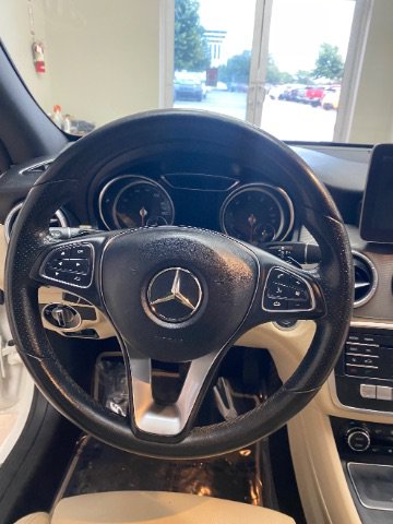 Used 2018 Mercedes-Benz CLA 250 4MATIC image 20