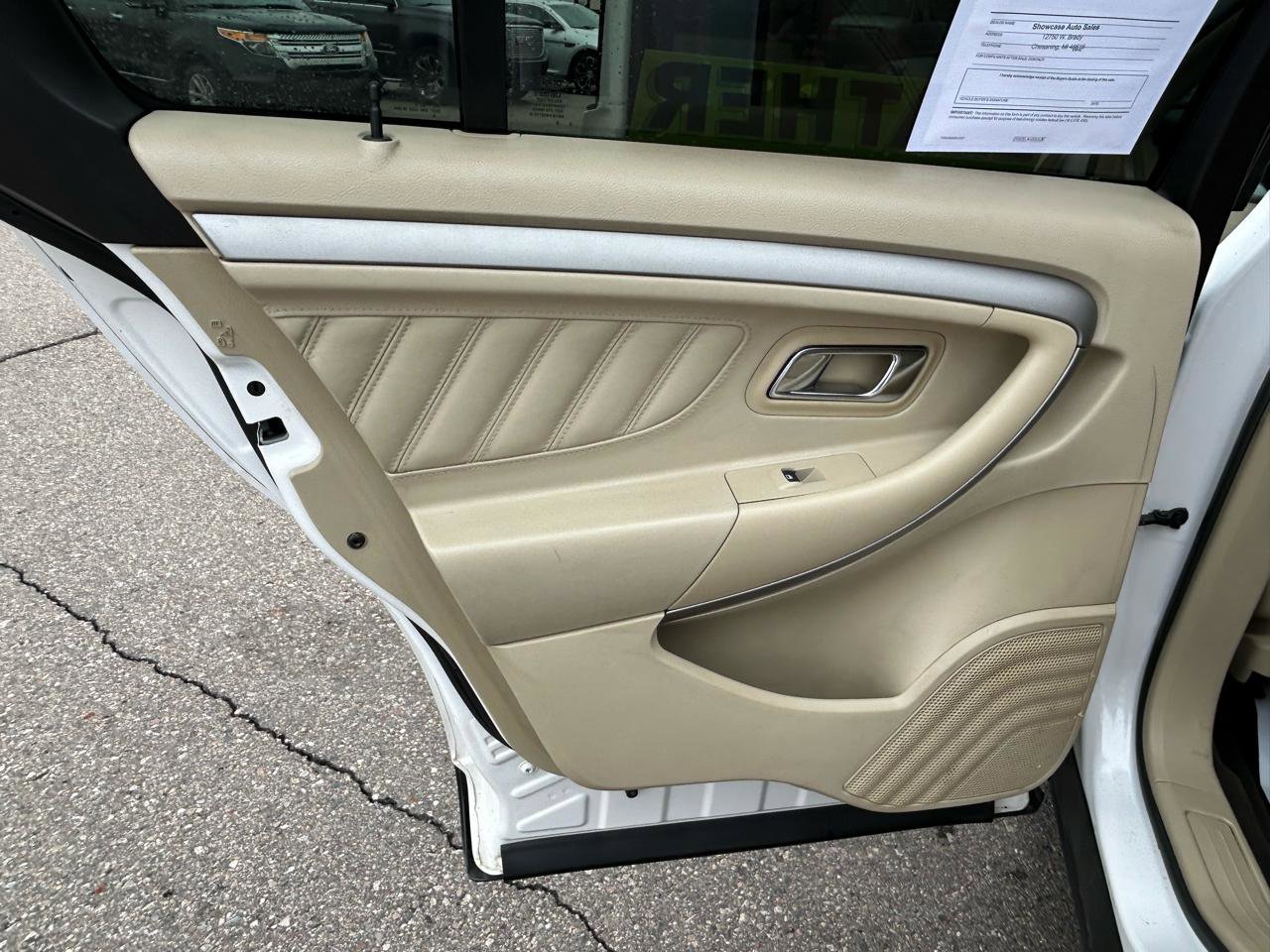 Used 2013 Ford Taurus SEL FWD image 13