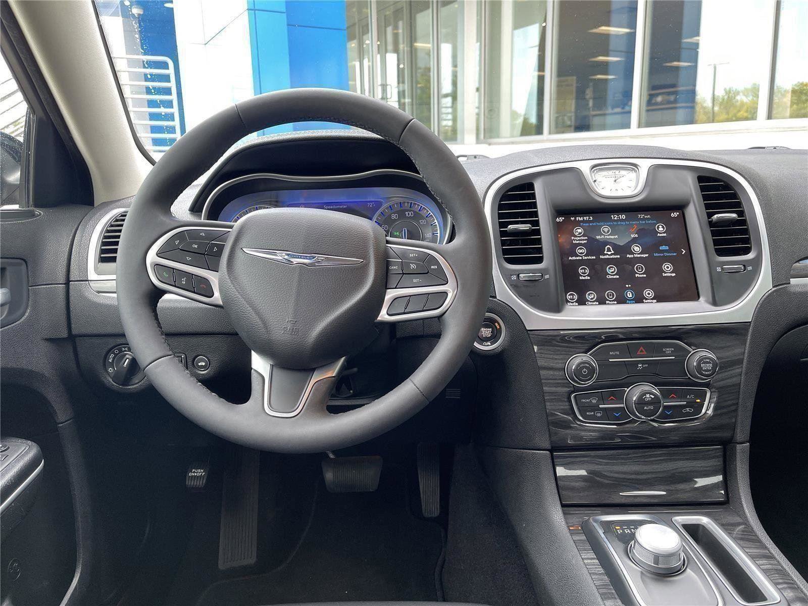 Used 2022 Chrysler 300 Touring AWD/4WD image 16