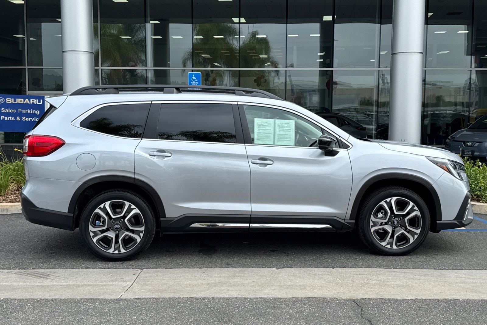 Used 2025 Subaru Ascent Limited AWD/4WD image 3