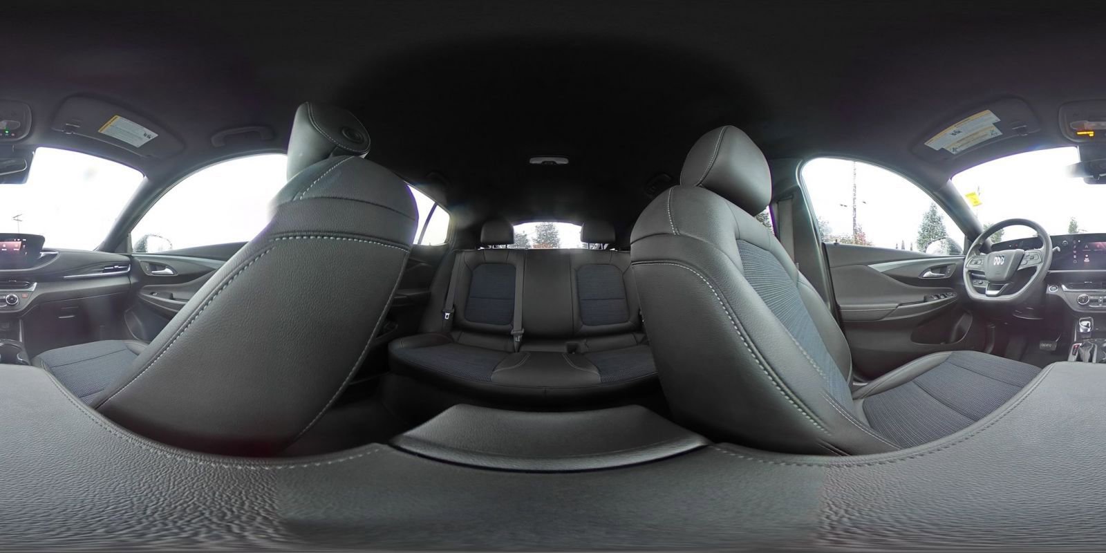 Used 2025 Buick Envista Preferred image 41